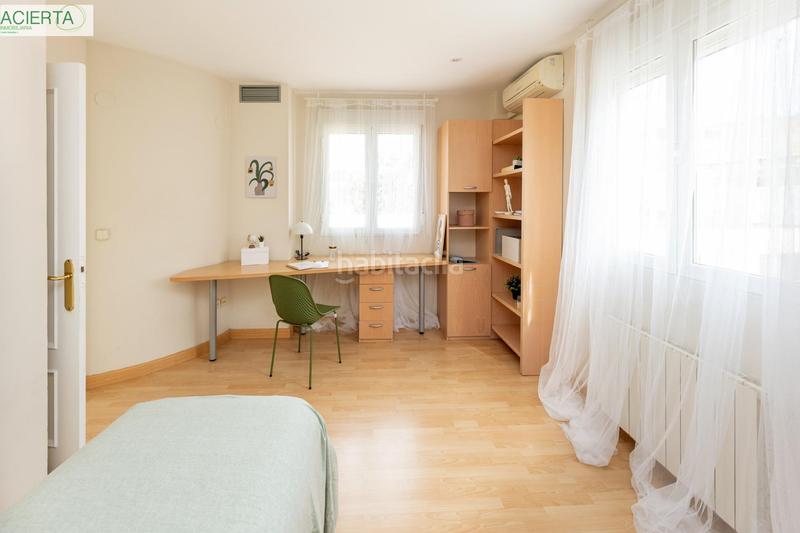 Foto b017bb35-60bc-4417-a0da-2b5d96345f75. Chalet con riscaldamento parcheggio piscina in Camino de los Neveros - Serrallo Granada