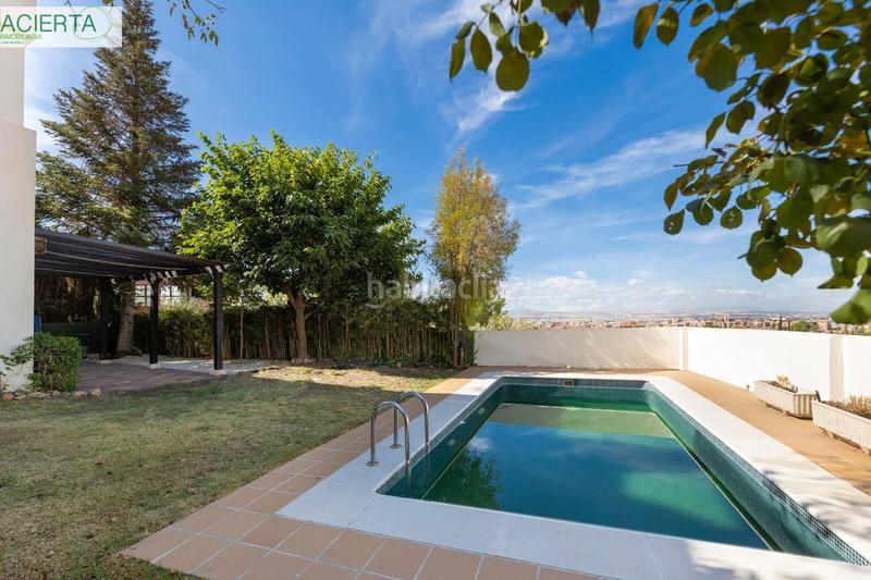 Foto b1e4a976-0dd4-4f68-94af-db9c58b8661f. Chalet con riscaldamento parcheggio piscina in Camino de los Neveros - Serrallo Granada