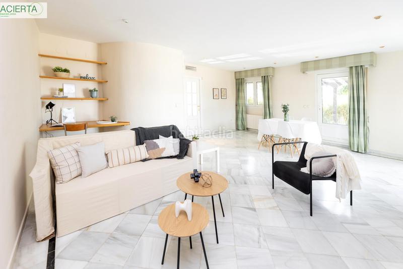 Foto d25e8a41-f9ec-4963-8ea0-246a2975120a. Chalet con riscaldamento parcheggio piscina in Camino de los Neveros - Serrallo Granada