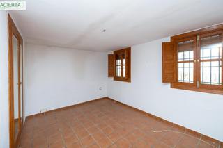 Semi detached house  Carril de la lona. Se ofrece a la venta una extraordinaria casa en uno de los sitio