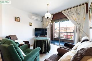 Pis a Juan pablo ii 8. Piso de 4 habitaciones con garaje y trastero junto al hospital d