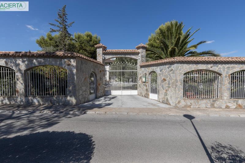 Foto 93d69438-3109-4c15-94cf-8b14954e7a6b. Chalet with heating parking pool in Atarfe