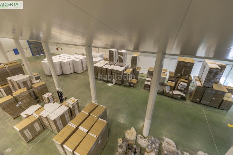 Foto 64b6c68d-e2a7-4ebe-ab90-617b5c4602cc. Bâtiment à usage industriel dans Dúrcal