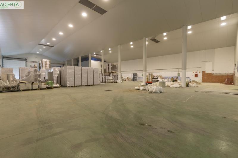 Foto 817db3f0-15d0-480c-b574-222d02ca5e12. Bâtiment à usage industriel dans Dúrcal