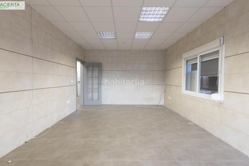 Foto 8edd5a16-4c9c-4f10-9d83-e763cece7f17. Bâtiment à usage industriel dans Dúrcal