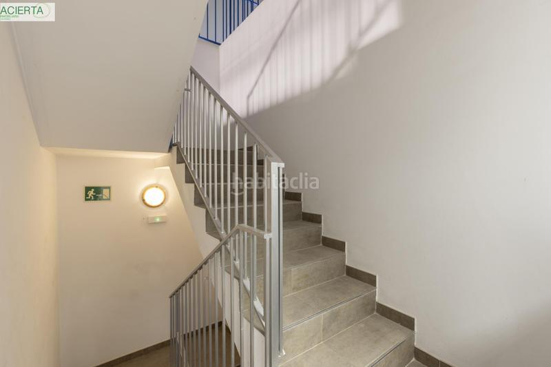 Foto b827b130-a593-41e8-b73a-c54e55009074. Bâtiment à usage industriel dans Dúrcal