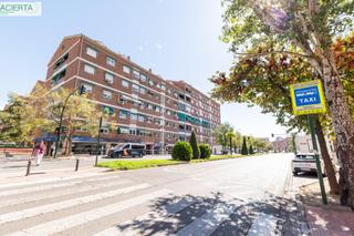 Pis a Juan pablo ii 8. Piso de 4 habitaciones con garaje y trastero junto al hospital d