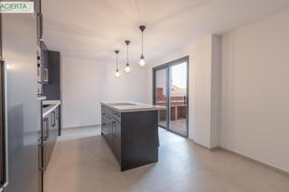Casa  Calle de ávila 26. Casa de obra nueva independiente en el barrio de monachil