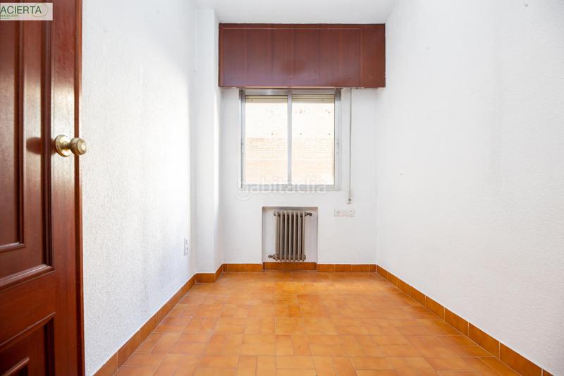 Foto 2dd5df30-6d4d-4dae-b1da-9af2e3a48622. Flat in avenida divina pastora 7 bloque 2 7 in San Ildefonso Granada