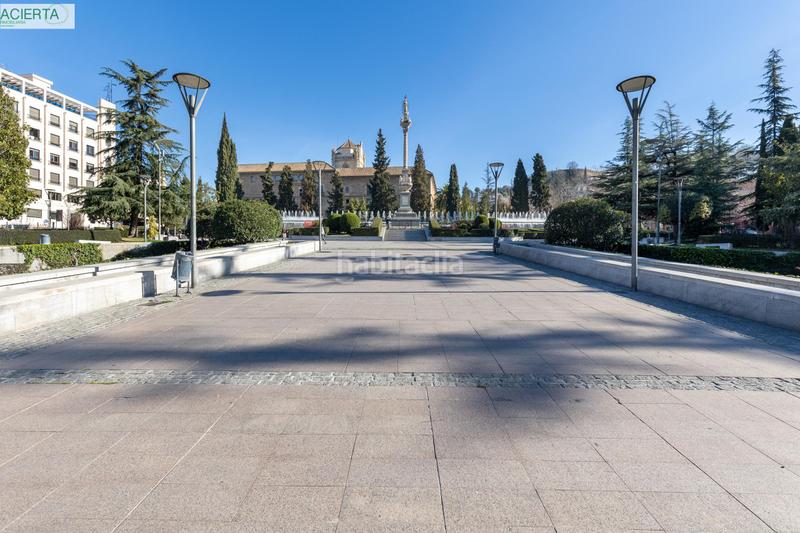 Foto 6cdc28b0-f0d7-4561-9645-9225327a8769. Flat in avenida divina pastora 7 bloque 2 7 in San Ildefonso Granada