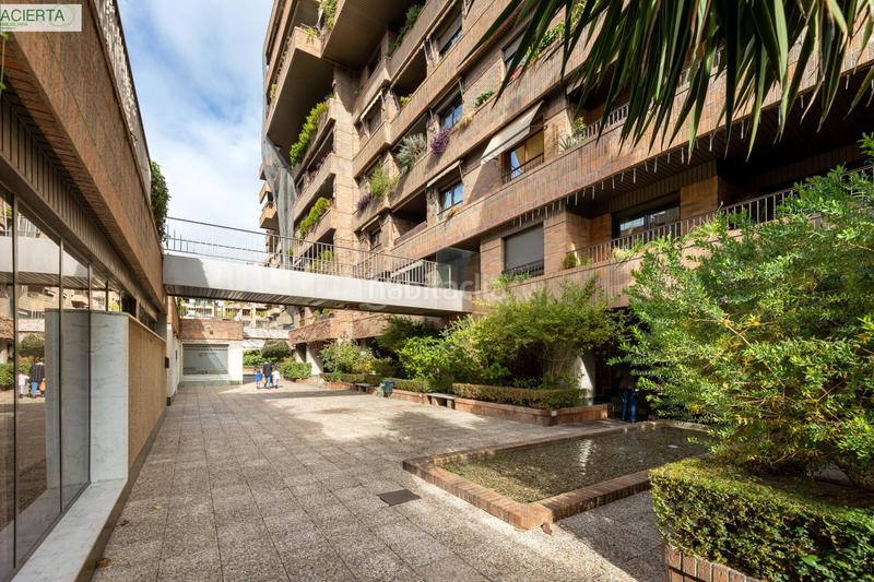 Foto 9894ea35-2e8c-416b-81e9-3a35e8079554. Flat in avenida divina pastora 7 bloque 2 7 in San Ildefonso Granada