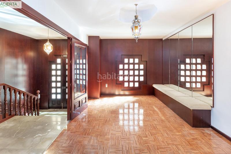 Foto aa032dd9-3013-41ed-8fec-02e893ecddf4. Flat in avenida divina pastora 7 bloque 2 7 in San Ildefonso Granada