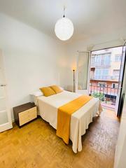 Alquiler Piso en Calle de gaztambide 42. ¡amplio piso ideal para estudiantes junto a ciudad universitaria