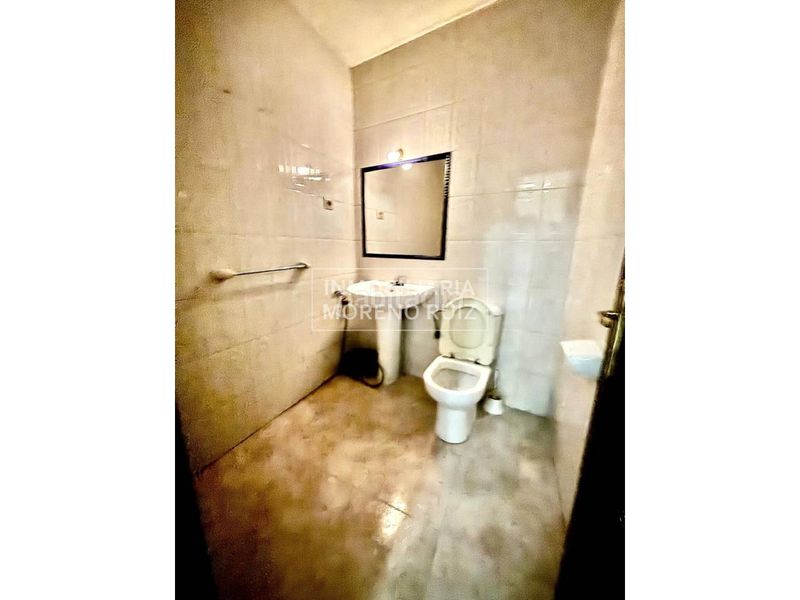 Foto c5cf3f8f-1ae5-4eeb-89ef-d05e3851255b. Local comercial a Baena