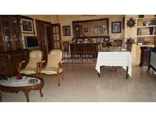 Appartamento in Baena. Piso en zona de procesiones.