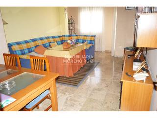 Appartamento in Baena. Piso con cochera cerrada y ascensor.