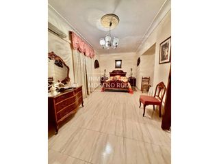 Haus in Luque. Casa amplia buenazona y queda amueblada.