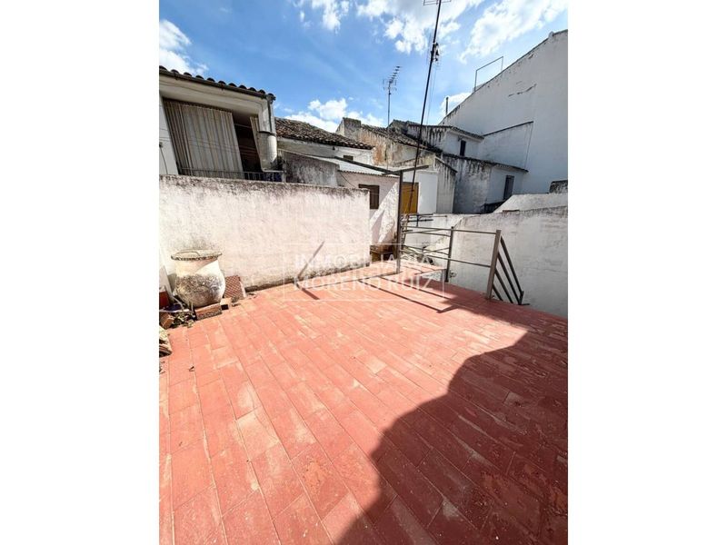 Foto 2b3c4b63-3857-4f28-aa9d-d45e6469801a. Casa a Luque