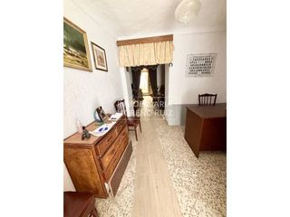 Haus in Luque. Casa  en luque a un paso del centro.