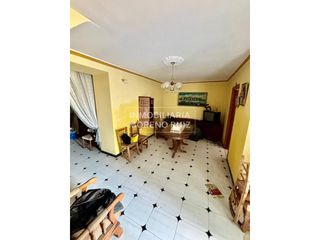 Haus in Luque. Casa con grandes espacios y dos patios.