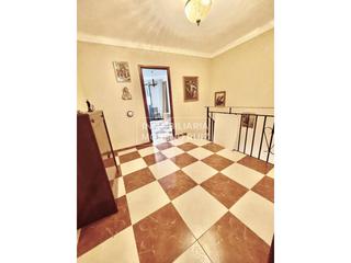 Casa a Luque. Casa en venta en luque con cochera.
