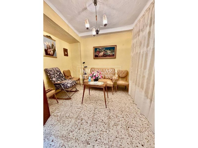 Foto c5f6f5ef-6d4c-4a99-b2ff-7bc096806757. Casa a Baena