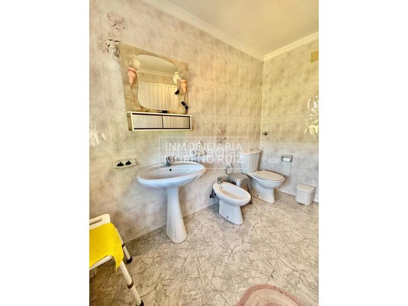 Foto 2a2b11a3-b9b6-46c8-8181-ea6f8159b879. Casa a Baena