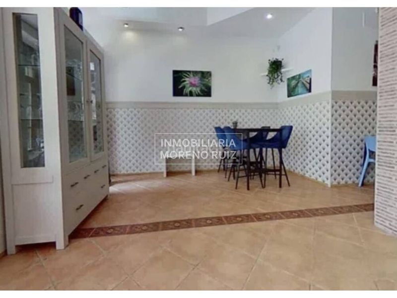Foto 962080f8-21fe-447c-8265-731bee9918e8. Local comercial a Campello Playa Campello (el)
