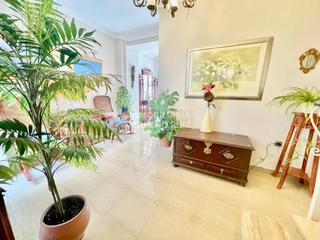 Casa a Baena. Casa con cochera a un paso del llano.