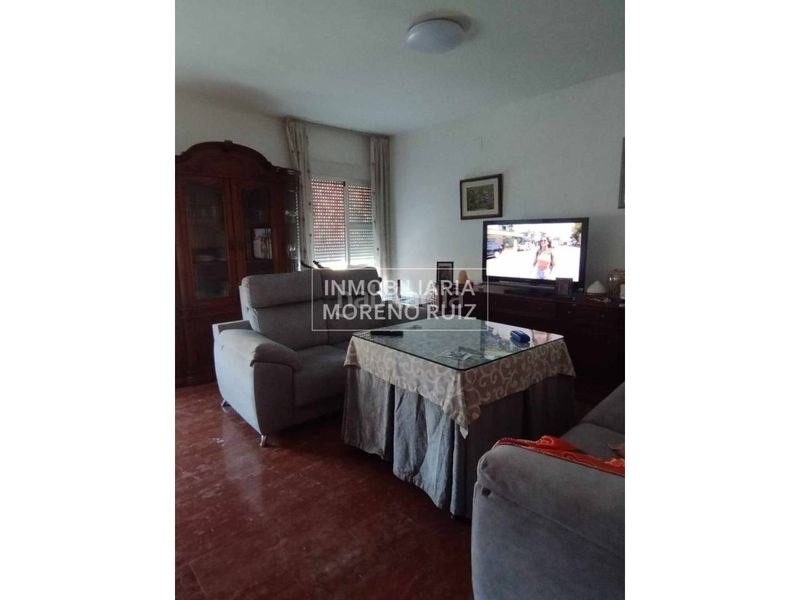 Foto ac3c28f2-e67e-4ffb-8546-0442f015ec5d. Pis amb aparcament a Baena