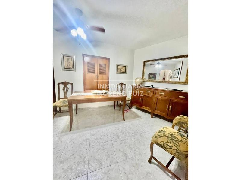 Foto cbb3cda5-59d6-45e0-bd96-99cd479daa60. Casa amplia casa con posibilidad de cochera. en Baena
