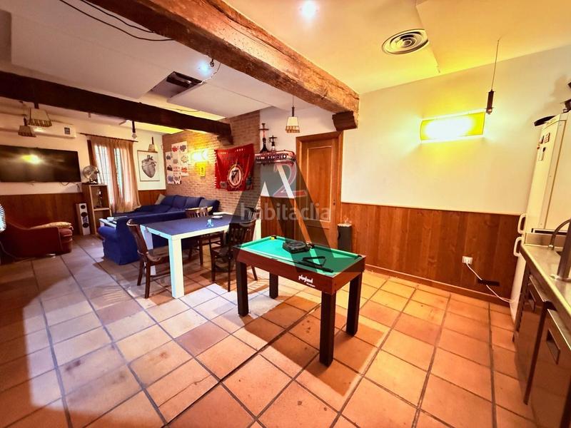 Foto c0cc33fb-6270-457c-abf8-994d137c00a4. Piso  con local y sotano en venta zona tres olivosfuencarral en Madrid