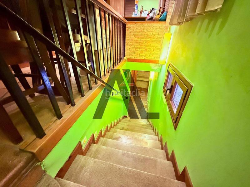 Foto cba6e1da-33b4-4e57-873f-3a92c8ff3d95. Piso  con local y sotano en venta zona tres olivosfuencarral en Madrid