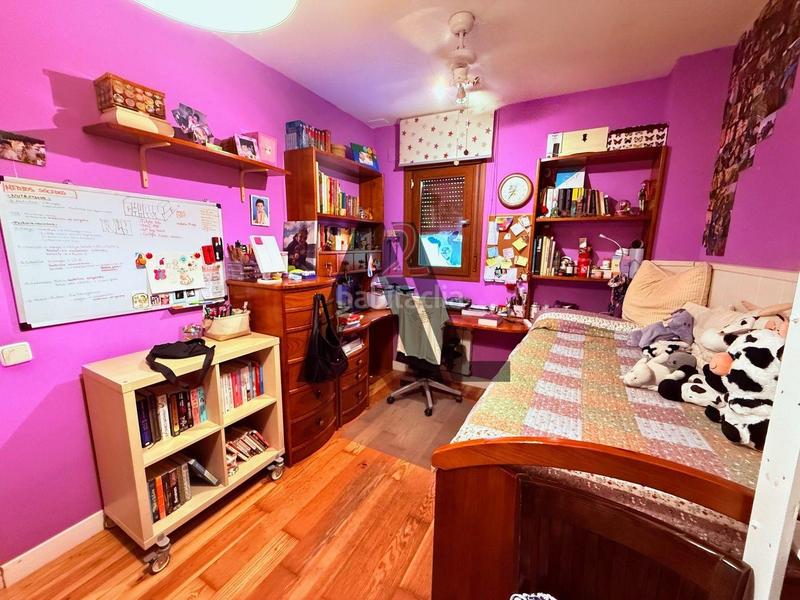 Foto e7a5a766-2a94-4501-b242-3183fad71c44. Piso  con local y sotano en venta zona tres olivosfuencarral en Madrid
