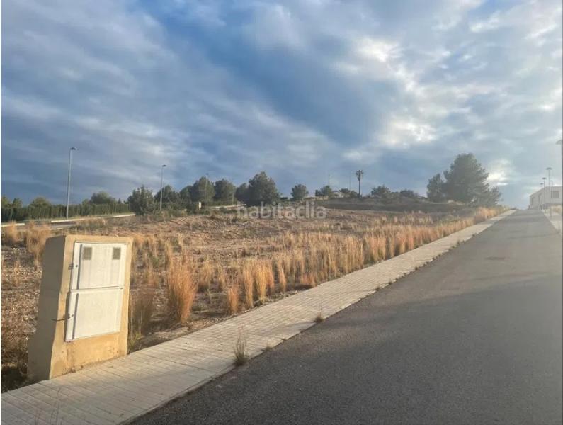 Foto 44747ab1-2de1-41f7-ac84-ad49b612994e. Wohngrundstück in Montroy