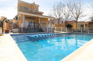 Chalet in Montroi / Montroy. Impresionante chalet en el balcón de montroy