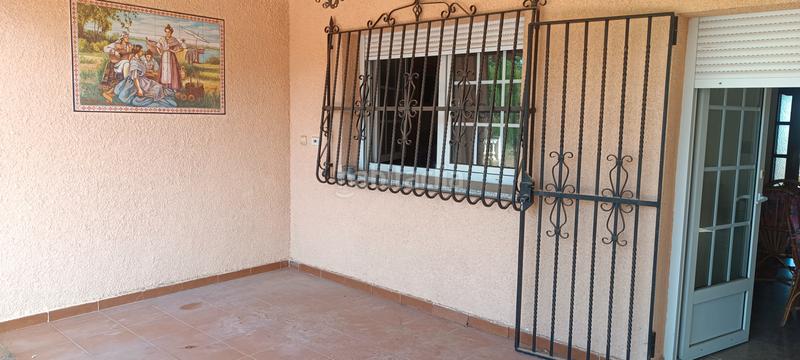 Foto 628769c2-e3e9-40d8-bb26-df50e8925d9c. Chalet exclusivo chalet en la urbanización tancat de l'alter () en Picassent