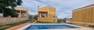 Chalet  Carrer tarongers. Se vende precioso chalet urbano con piscina en el balcón de mont