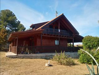 Masia a Monserrat. Finca ecuestre con picadero con picadero con 6500m2 de parcela