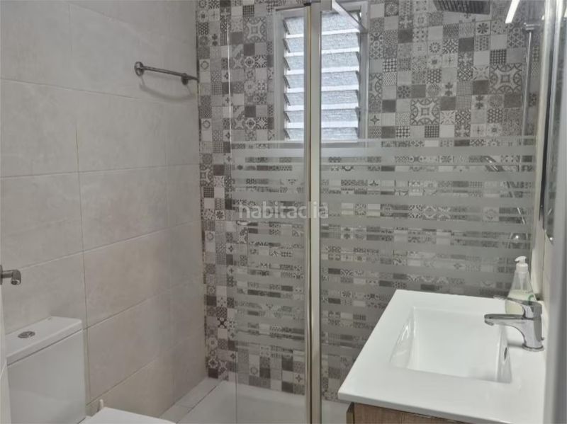 Foto 60bdd17c-b1a9-445a-817c-13d99dde394f. Casa adossada a Aldaia