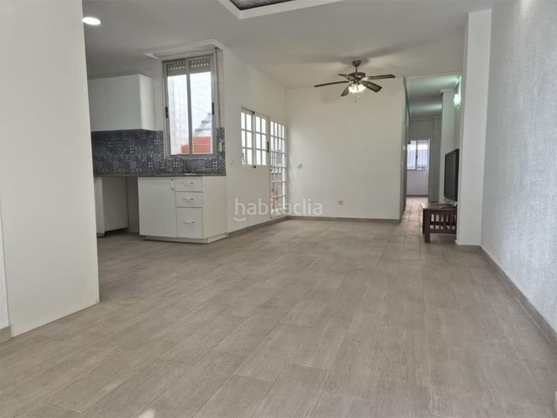 Foto aec188a6-711b-4461-9509-cc8b87ecdd8f. Casa adossada a Aldaia