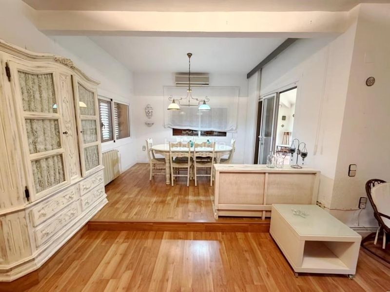 Foto 28308d52-8b26-42c5-837b-9524eb97a7b7. Xalet amb xemeneia calefacció aparcament piscina a Picassent