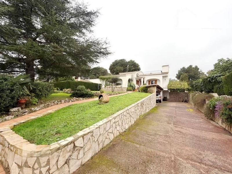 Foto 3df95348-c2b2-4caf-8fa9-b6cbf7cd5130. Xalet amb xemeneia calefacció aparcament piscina a Picassent