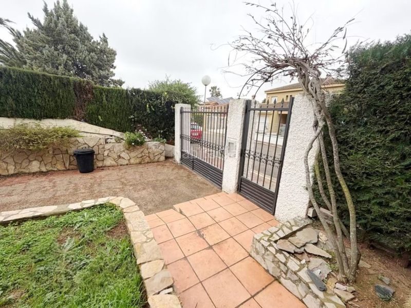 Foto 4fe5ca08-9192-4089-bd52-8fc0aa19b5fb. Xalet amb xemeneia calefacció aparcament piscina a Picassent