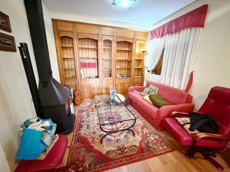 Foto 6147db89-fe78-446f-9abe-099bdc37a2af. Xalet amb xemeneia calefacció aparcament piscina a Picassent