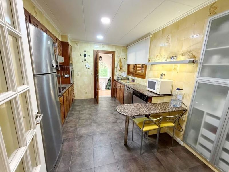 Foto 7d45384a-4763-48bb-a827-0ad43e5a7006. Xalet amb xemeneia calefacció aparcament piscina a Picassent