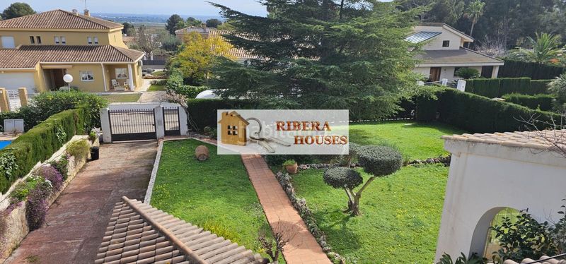 Foto f6fcf707-6955-489f-a39e-10f52d3b5eb1. Xalet amb xemeneia calefacció aparcament piscina a Picassent