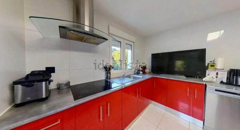 Foto d691a2c7-3f13-4935-9f1f-ac250e822acb. Chalet casa en venta en Maianca Oleiros