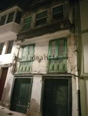 Edifici  Rúa pinche. Edificio para reformar en betanzos