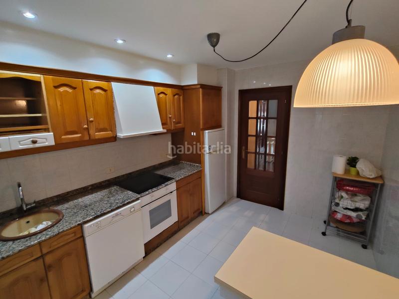 Foto 35f64182-3d23-44aa-8e96-d3c61d5bff2d. Location appartement avec chauffage parking dans Riazor - Visma Coruña (A)